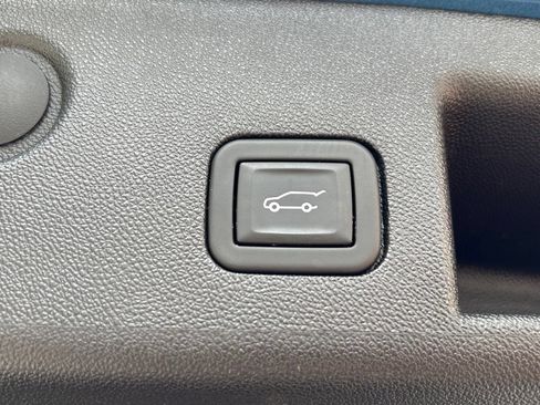Used 2024 Chevrolet Equinox LT FWD image 22