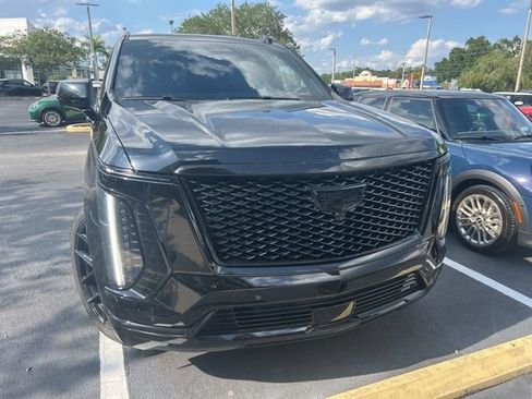 Used 2025 Cadillac Escalade Sport Platinum w/ LPO, Floor Liner Package AWD/4WD image 2