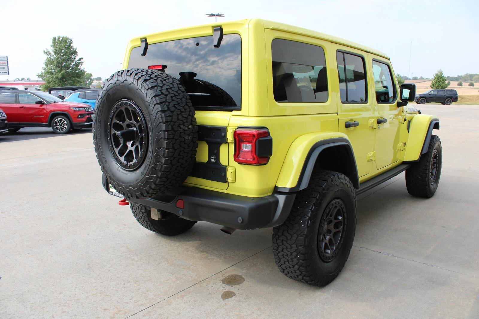 Certified 2022 Jeep Wrangler Unlimited Rubicon w/ Xtreme Recon 35" Tire Package AWD/4WD image 7