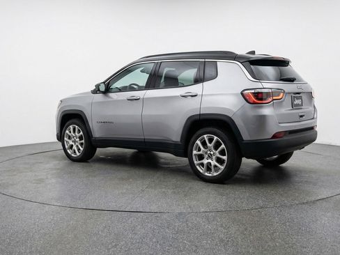 Used 2025 Jeep Compass Limited AWD/4WD image 6