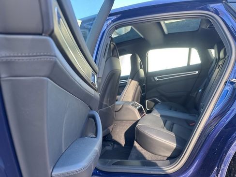 Certified 2023 Porsche Panamera 4 Platinum Edition image 30