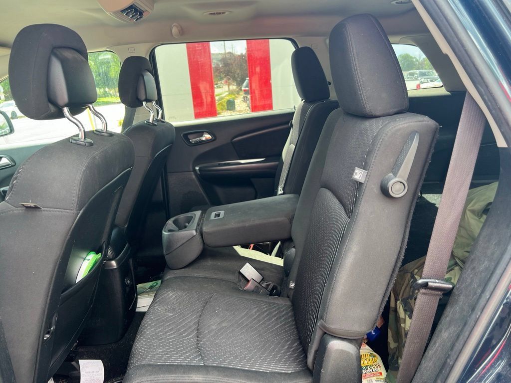 Used 2015 Dodge Journey SXT w/ Flexible Seating Group FWD image 9