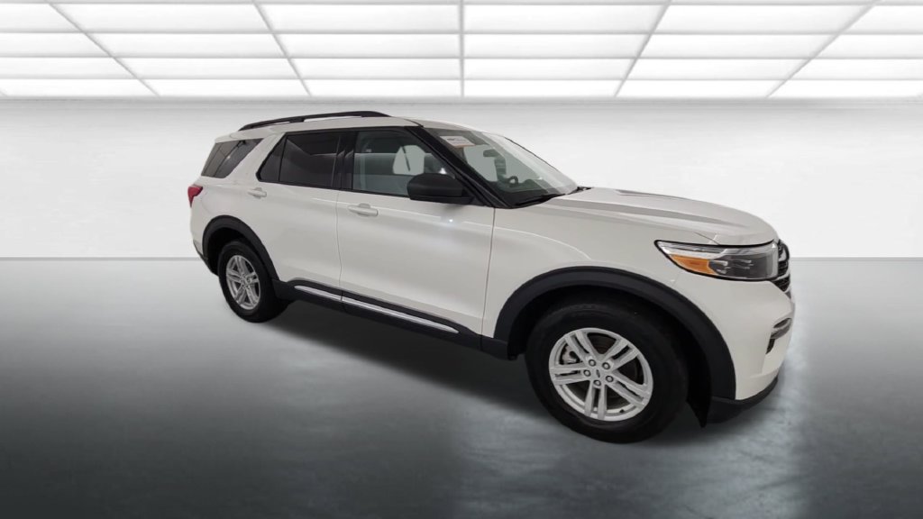 Certified 2024 Ford Explorer XLT w/ Equipment Group 202A AWD/4WD image 10