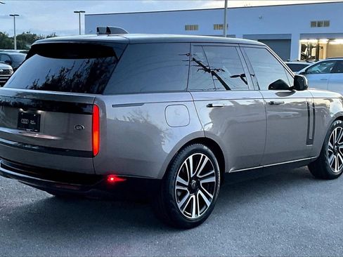 Used 2023 Land Rover Range Rover SE image 5