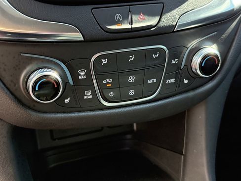 Used 2023 Chevrolet Equinox LT image 13