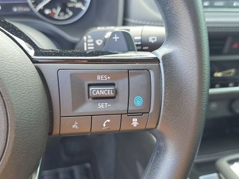 Certified 2023 Nissan Rogue SV image 30