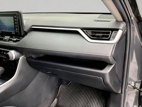 Certified 2022 Toyota RAV4 LE FWD image 26