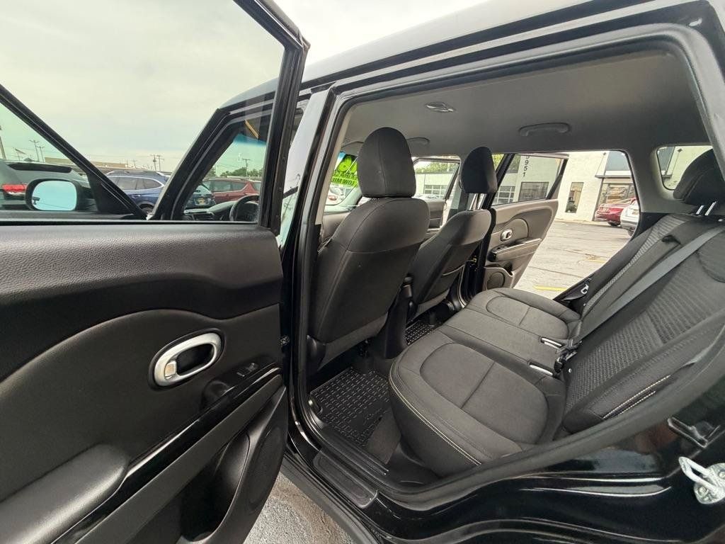 Used 2016 Kia Soul + w/ Audio Package FWD image 11