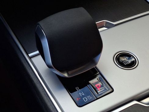 New 2026 Land Rover Range Rover SE image 12