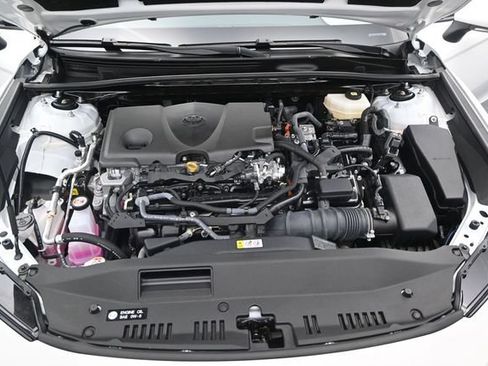 Used 2025 Toyota Camry SE FWD image 18