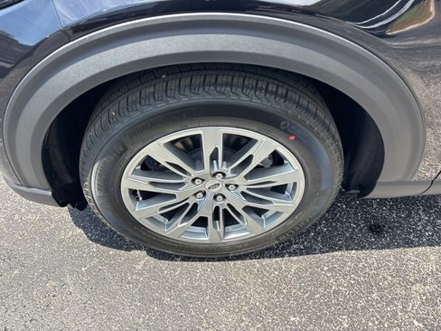 New 2026 Ford Explorer Platinum RWD image 9