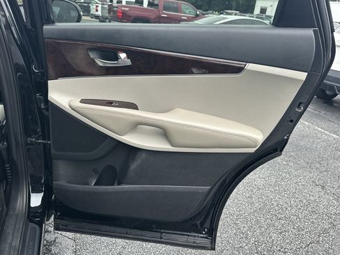 Used 2016 Kia Sorento FWD image 17