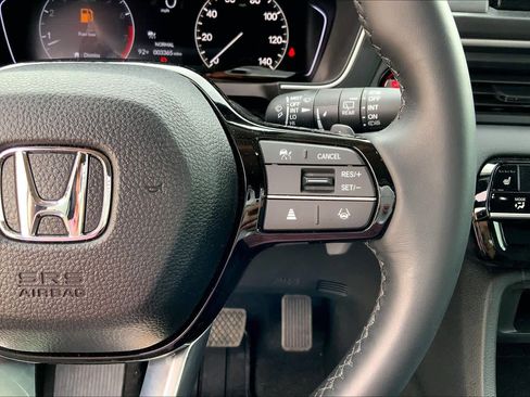 Used 2025 Honda Pilot EX-L image 25