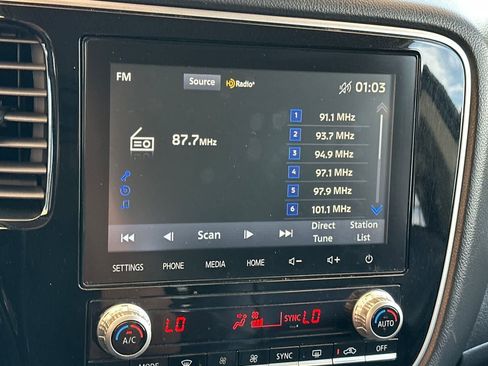 Used 2020 Mitsubishi Outlander SE AWD/4WD image 21