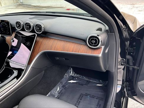 Used 2025 Mercedes-Benz C 300 4MATIC Sedan image 19