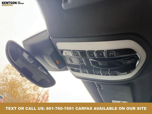 Used 2018 Porsche Macan image 29