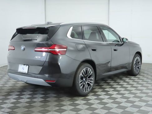 Used 2025 BMW X3 xDrive30i w/ Premium Package image 5