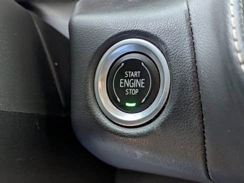 Used 2023 Chevrolet Suburban Premier RWD image 18