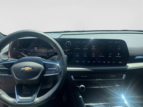 Certified 2026 Chevrolet Traverse LT w/ Sun and Wheel Package AWD/4WD image 18