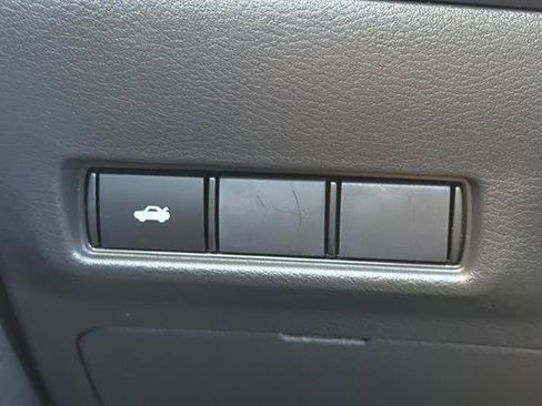 New 2027 Nissan Sentra SR w/ Floor Mat Package FWD image 28