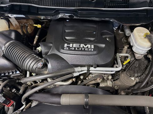 Used 2017 RAM 2500 Tradesman w/ Chrome Appearance Group image 29