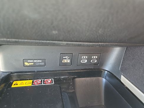 Used 2025 Toyota Camry LE FWD image 4