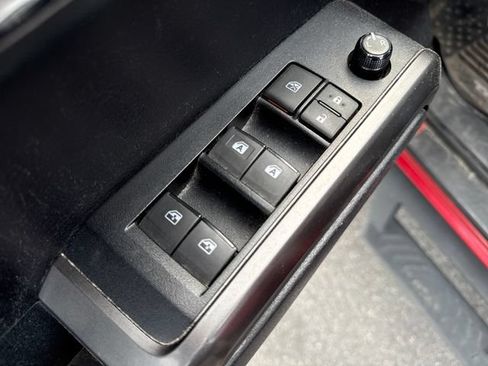 Used 2019 Toyota Tacoma TRD Off-Road AWD/4WD image 23