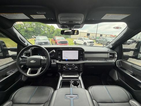 Used 2025 Ford F250 Platinum w/ Tremor Off-Road Package AWD/4WD image 8