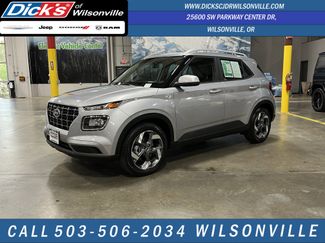 Used 2025 Hyundai Venue SEL FWD video 1