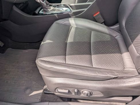 Used 2020 Buick Encore GX Essence w/ Experience Buick Package image 24