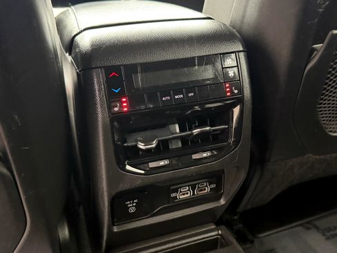 Used 2022 Jeep Grand Cherokee L Limited image 23