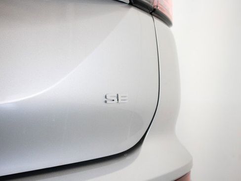 New 2025 Mitsubishi Outlander SE image 5