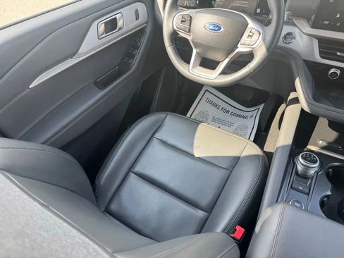 Used 2025 Ford Explorer Active w/ Active Comfort Package image 22