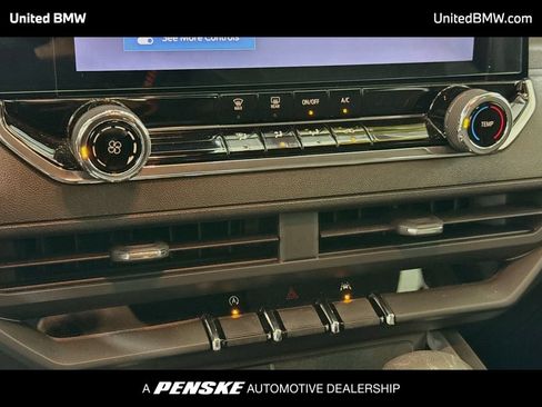Used 2023 Chevrolet Colorado Trail Boss w/ Technology Package AWD/4WD image 18