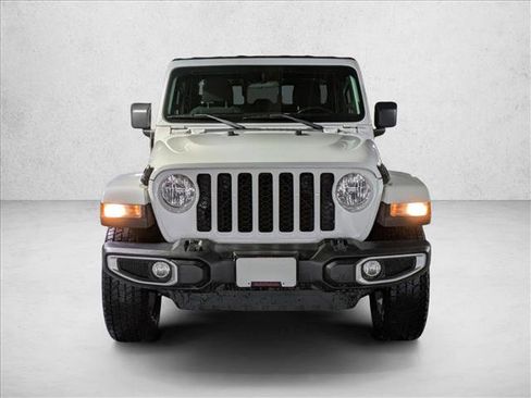 Used 2021 Jeep Gladiator Sport image 2