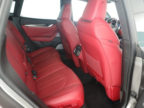 Used 2019 Maserati Levante S GranSport image 21