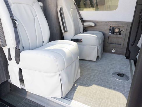 Used 2019 Mercedes-Benz Sprinter 170 image 8