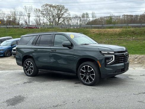 Used 2025 Chevrolet Tahoe RST w/ RST Capability Package AWD/4WD image 2