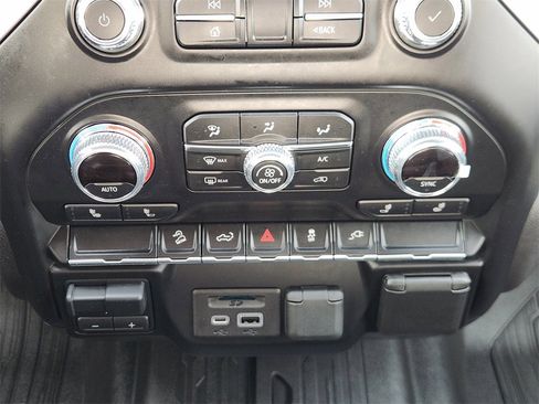 Used 2021 GMC Sierra 1500 SLT image 16