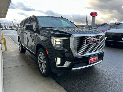 Used 2022 GMC Yukon XL Denali image 3