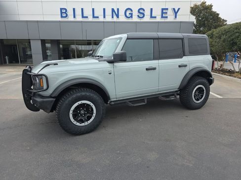 Used 2022 Ford Bronco Big Bend w/ Sasquatch Package image 1