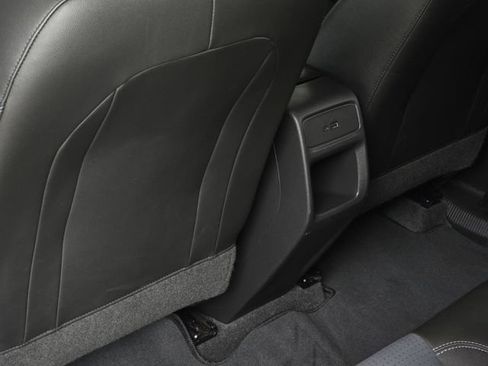Used 2025 Chevrolet Trax LT FWD image 36