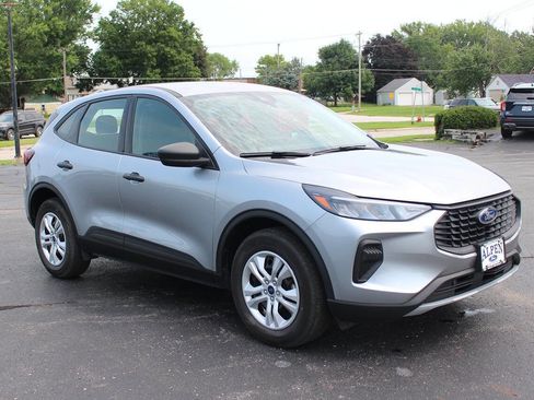 Used 2023 Ford Escape AWD image 4