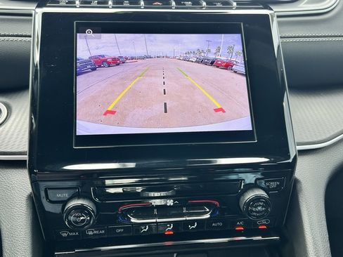 Used 2025 Jeep Grand Cherokee Laredo w/ MOPAR Finishing Package image 8