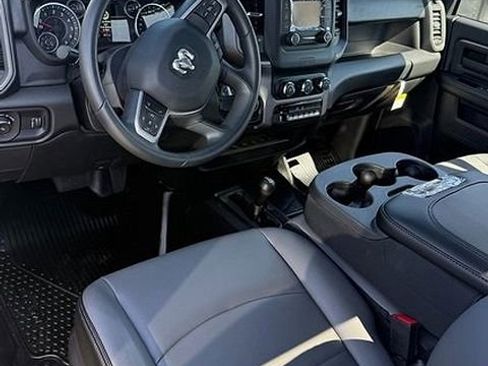 Used 2024 RAM 2500 Tradesman w/ Chrome Appearance Group image 8