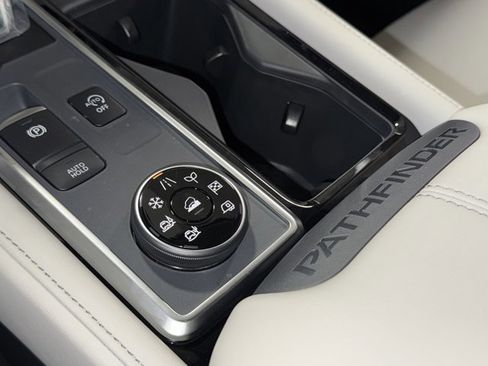 New 2026 Nissan Pathfinder SL image 28