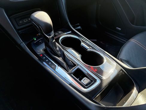 Used 2023 Chevrolet Equinox Premier image 25