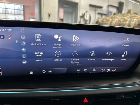 Used 2025 Buick Envision Preferred image 19