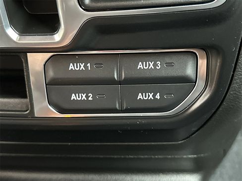 Used 2023 Jeep Wrangler Altitude image 33