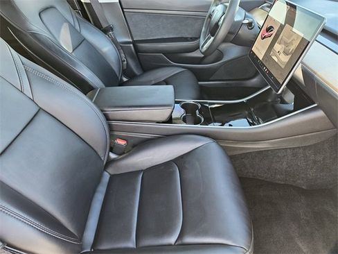 Used 2020 Tesla Model 3 Standard Range Plus image 13